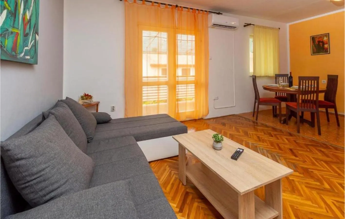 Apartman Ema 4+2 Koromačno Daire