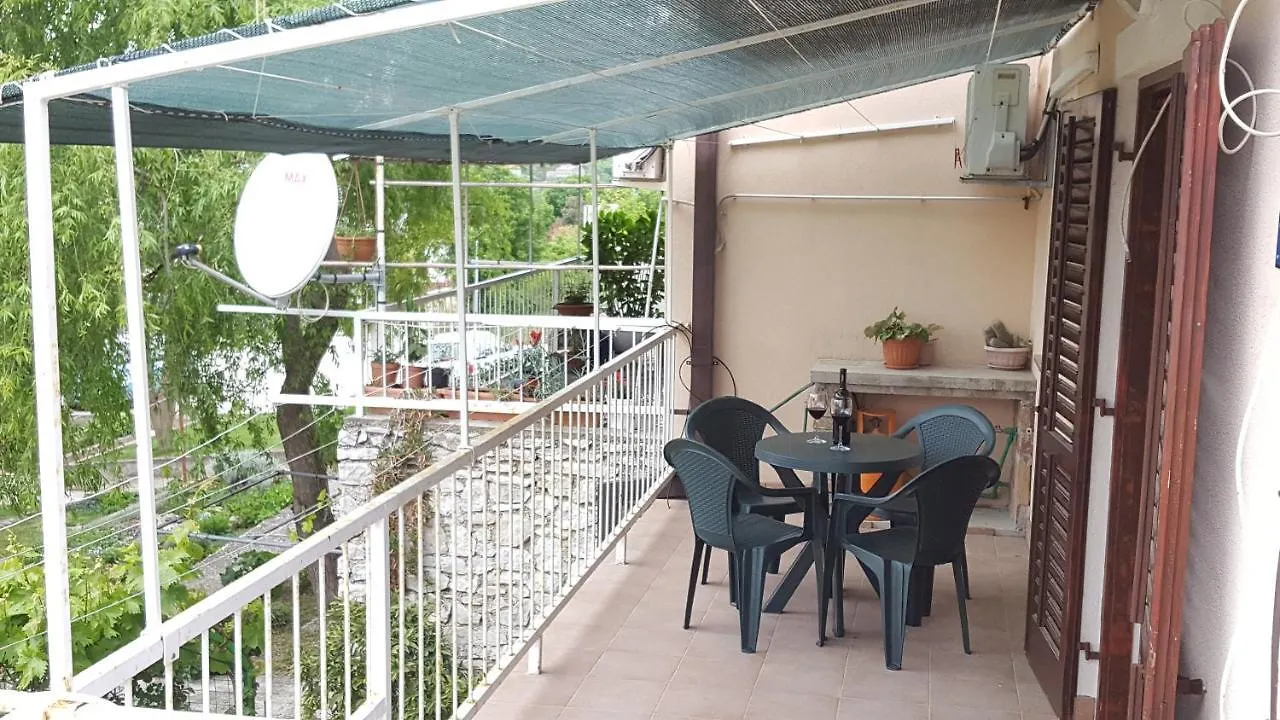 Daire Apartman Ema 4+2 Koromačno